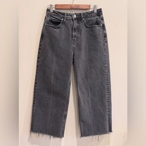 Old Navy Extra High-Rise Sky-Hi Wide Leg Ankle Jeans in Black Size 8